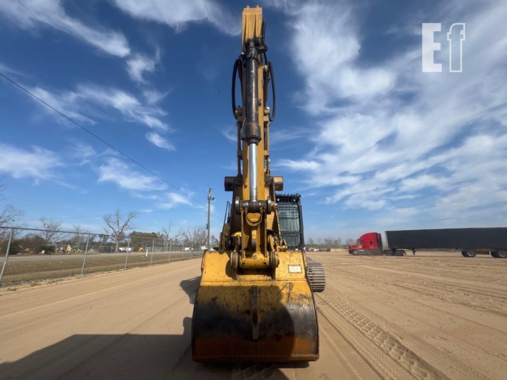 2019-caterpillar-326fl-image-3