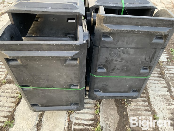 raaft-pivot-tire-tracks-image-9