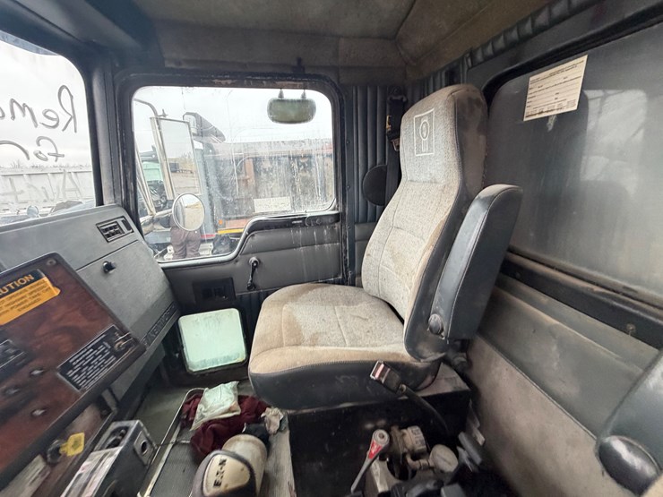 kenworth-t800-image-25