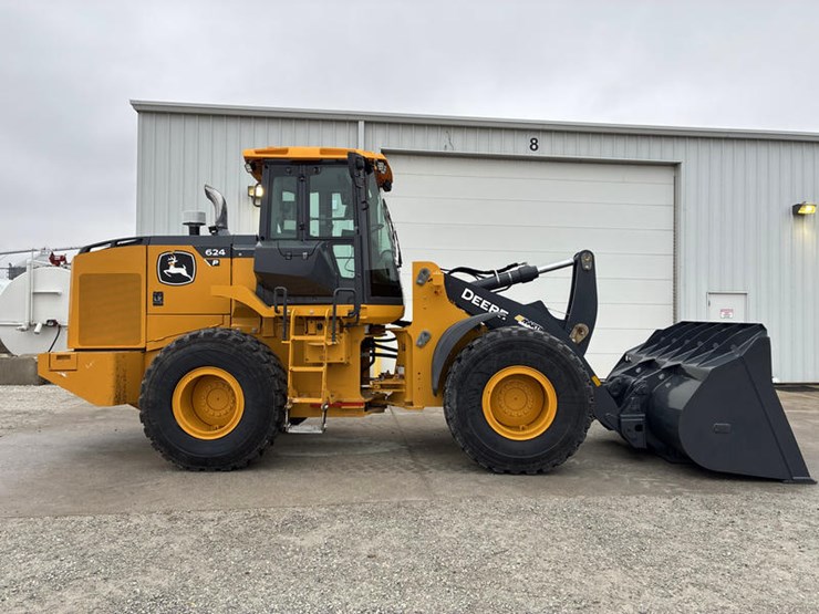 john-deere-624-image-4