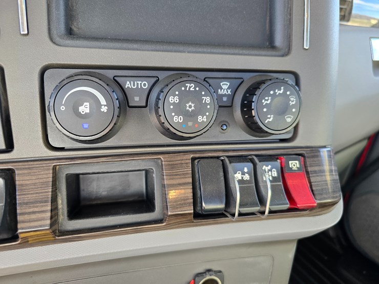 kenworth-t880-image-95