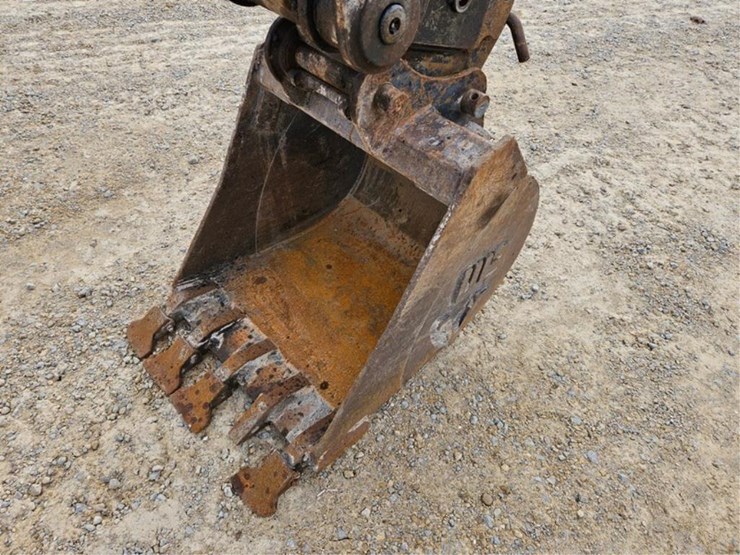 #3422-•-takeuchi-tb260-excavator-image-9