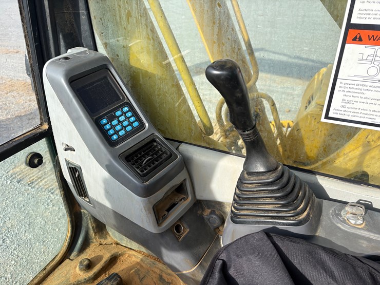 komatsu-pc220-lc-7l-image-25