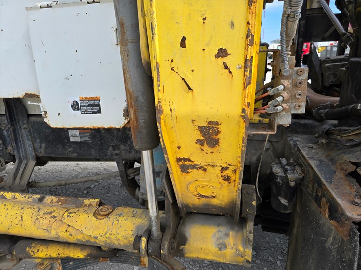 2003-peterbilt-320-image-90