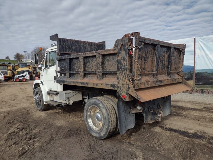 freightliner-fl70-image-38