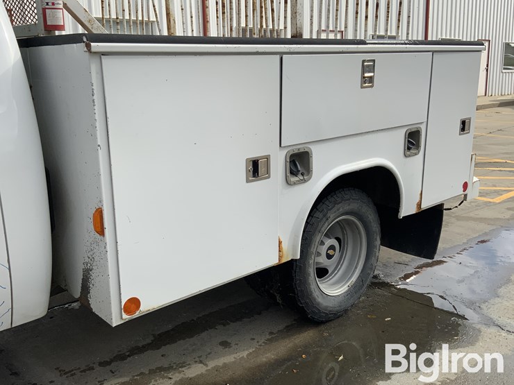 2012-chevrolet-silverado-3500-image-19