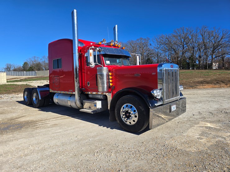 2005-peterbilt-379-image-46