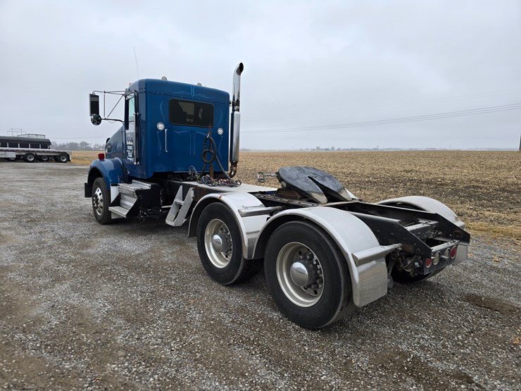 kenworth-t800-image-11