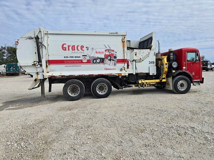 2003-peterbilt-320-image-33