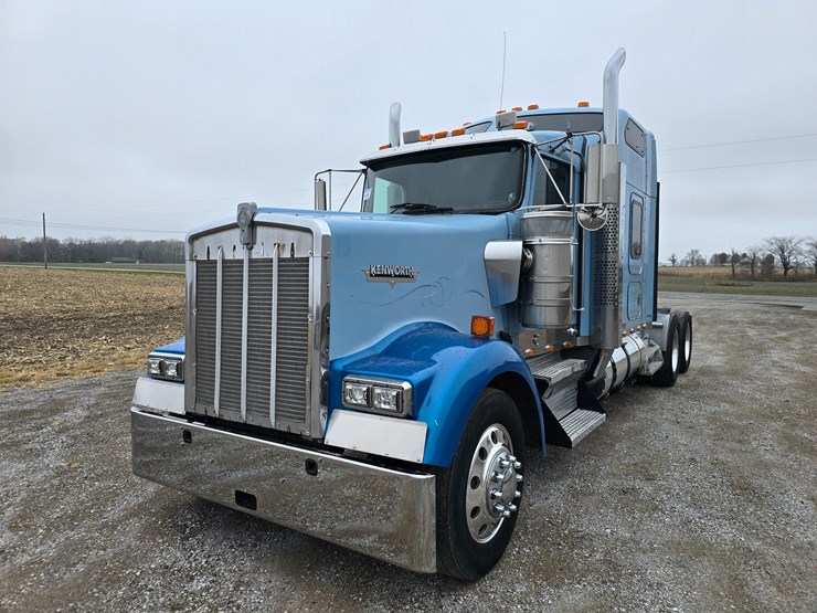1999-kenworth-w900l-image-1