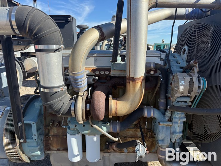 marathon-magnaplus-200kw-skid-mounted-diesel-generator-image-9