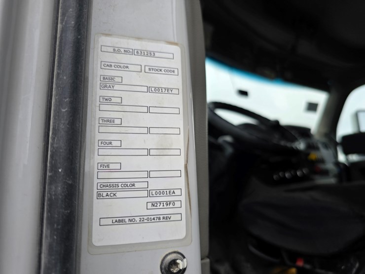 2020-peterbilt-567-image-157