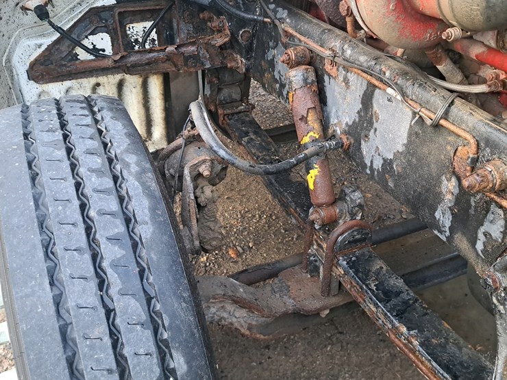 2010-peterbilt-386-image-30