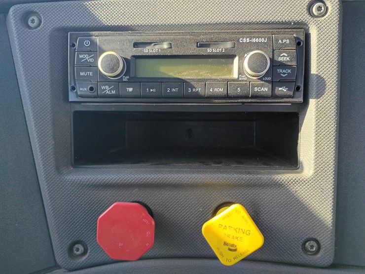 freightliner-cascadia-125-image-48