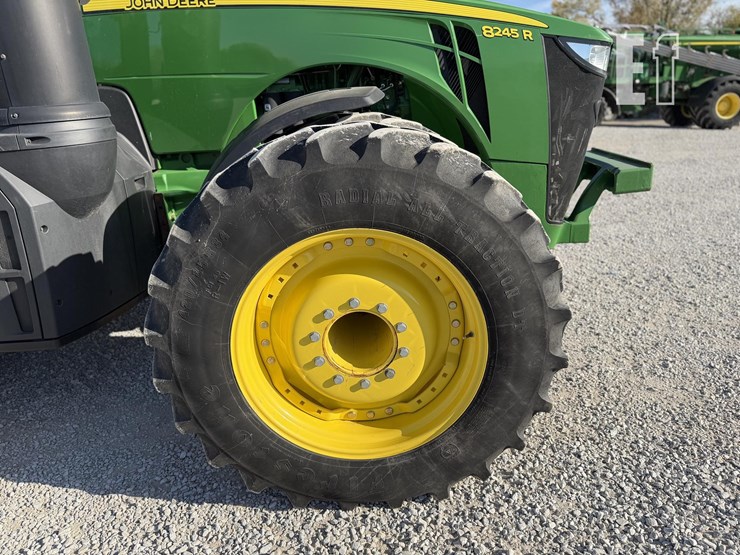 john-deere-8245r-image-5