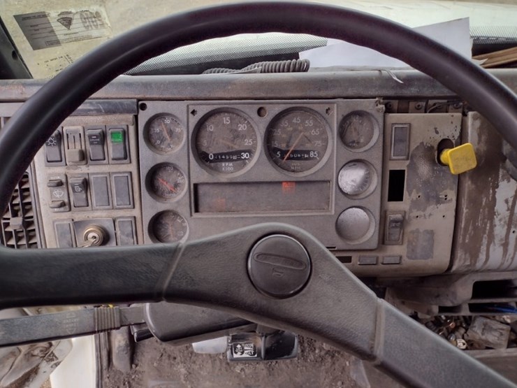 freightliner-fl60-image-9