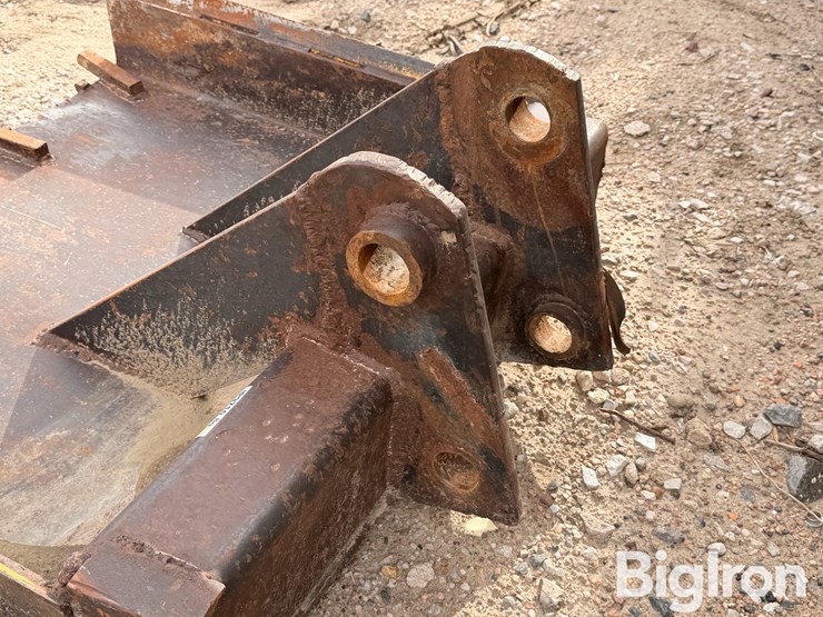 42"-backhoe-bucket-image-10