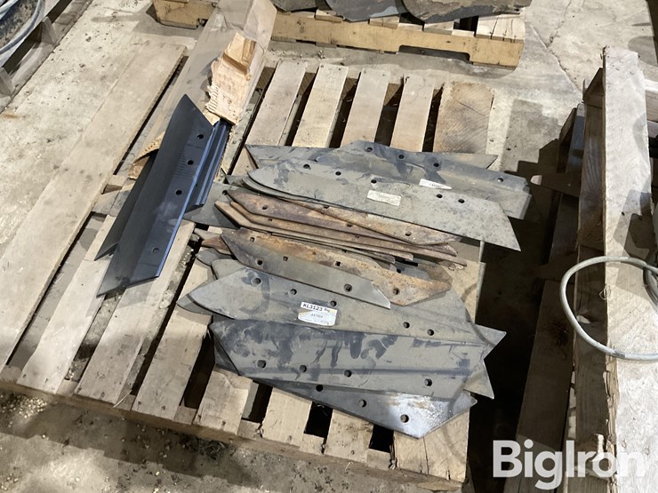 hiniker-a51504-cultivator-replacement-blades-image-1