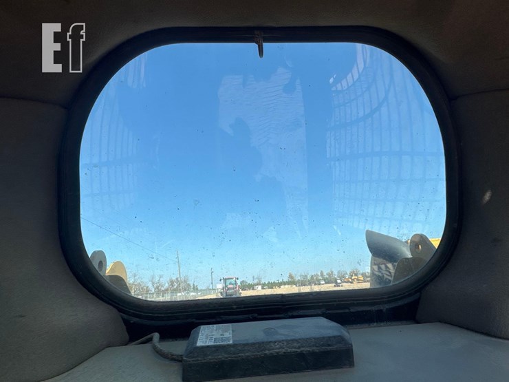 2019-caterpillar-226d-image-29