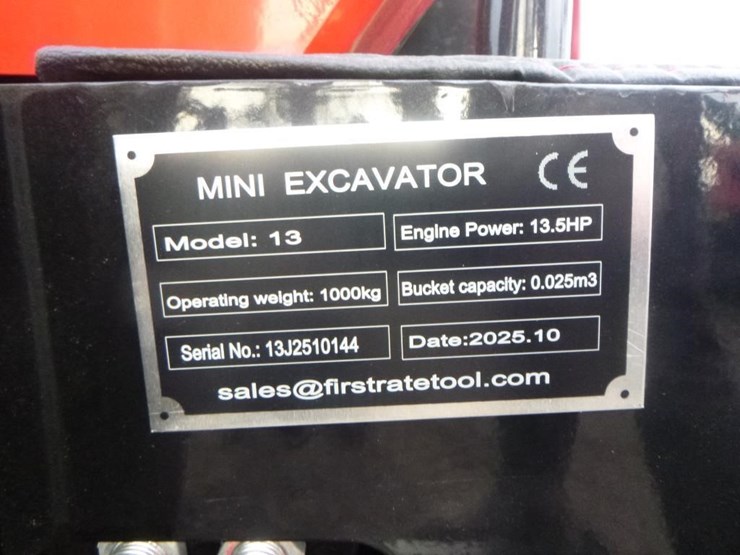 2025-vicsec-vc13-hydraulic-excavator-image-28