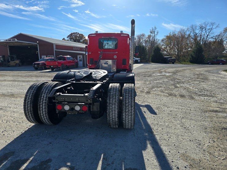 kenworth-t880-image-25