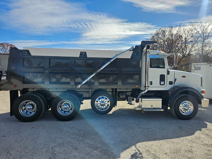 2009-peterbilt-365-image-22