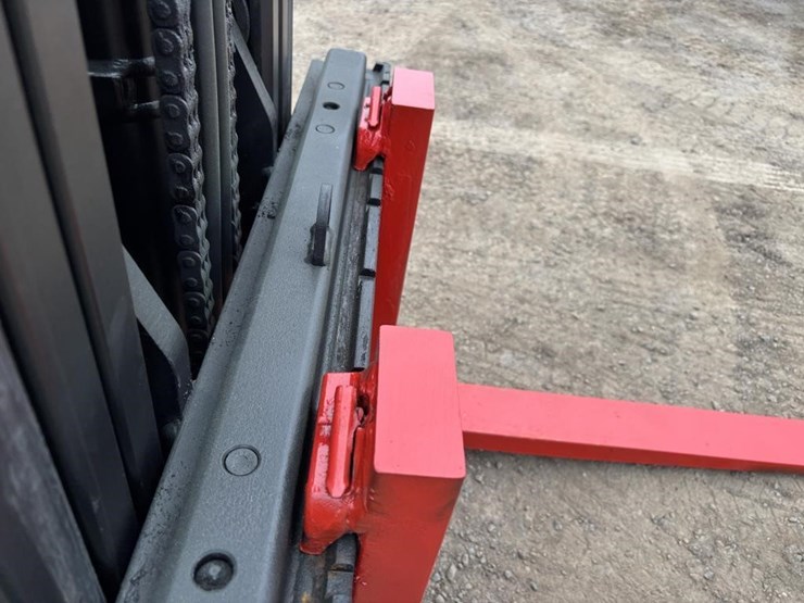 2020-mitsubishi-fg25n-image-12