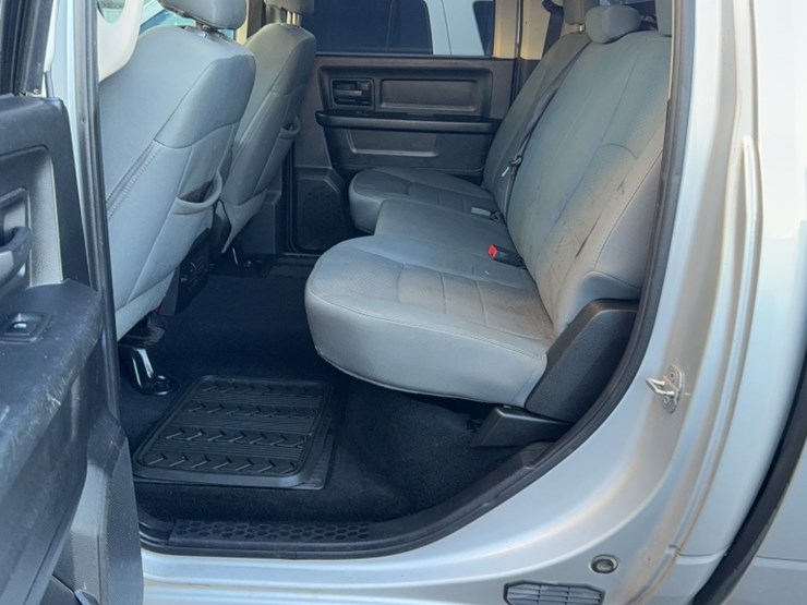 2014-dodge-1500-image-15