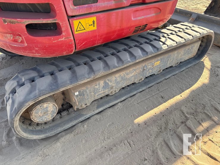 2020-takeuchi-tb260-image-13