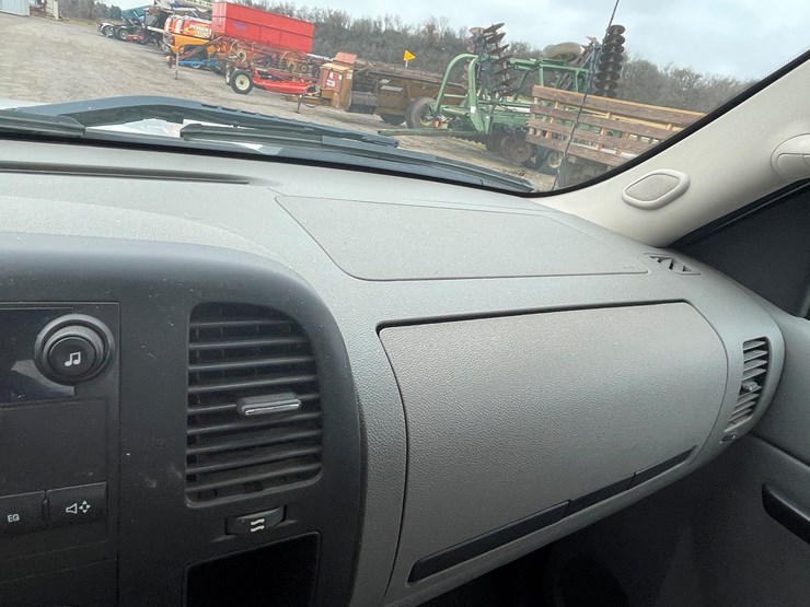 2013-chevrolet-1500-image-53