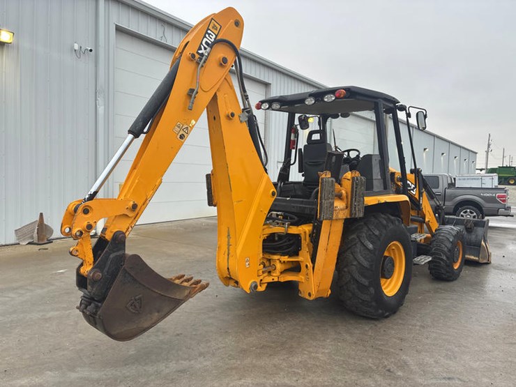jcb-3cx-image-6