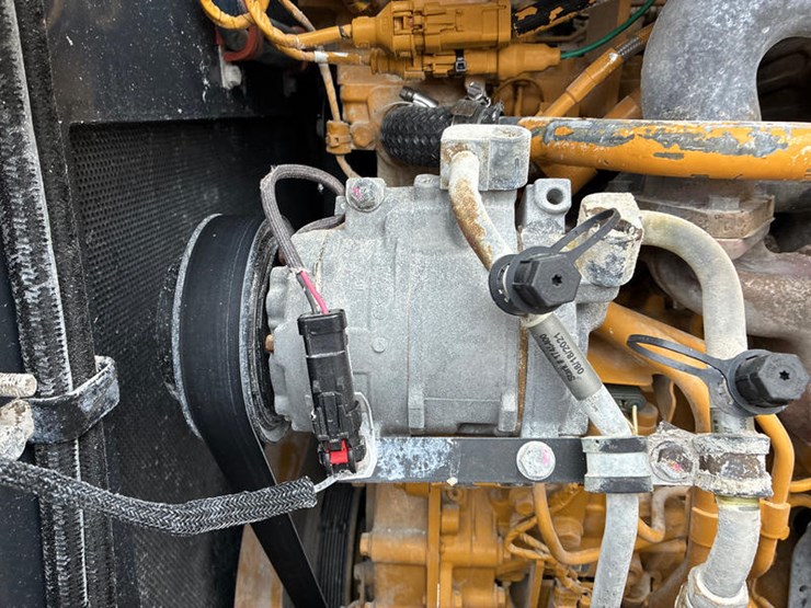 john-deere-624-image-77