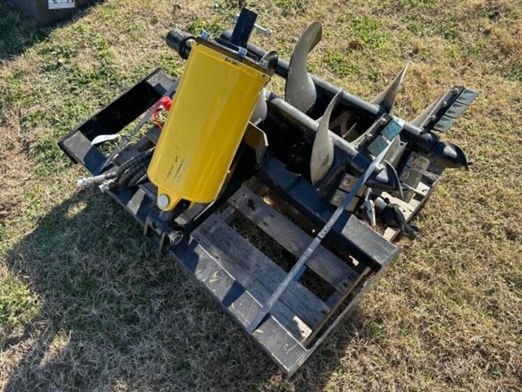 skid-steer-hydraulic-auger-image-4