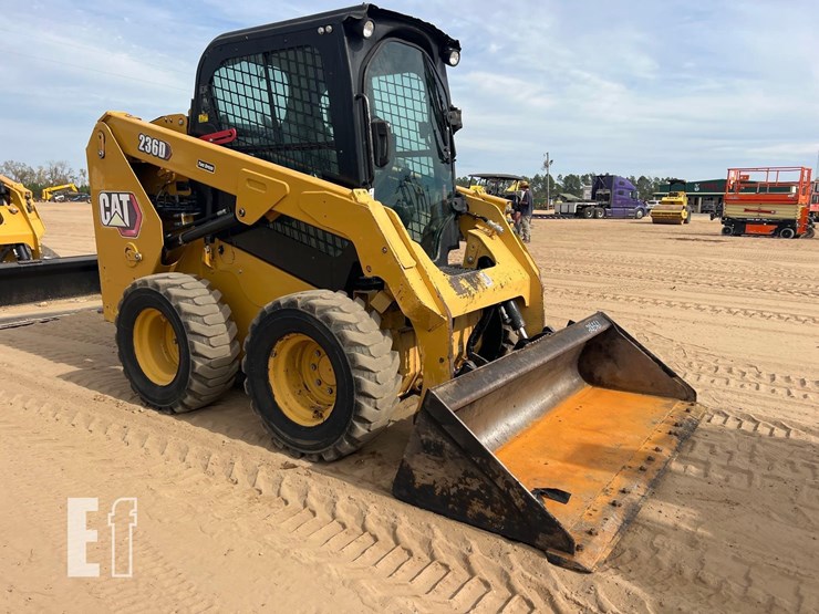 2016-caterpillar-236d-image-6