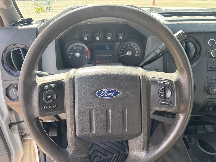 2011-ford-f550-image-13