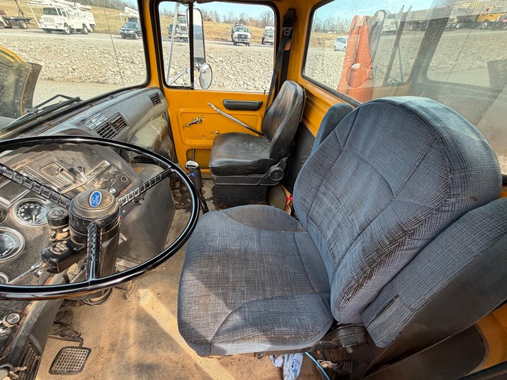 ford-lts9000-image-37