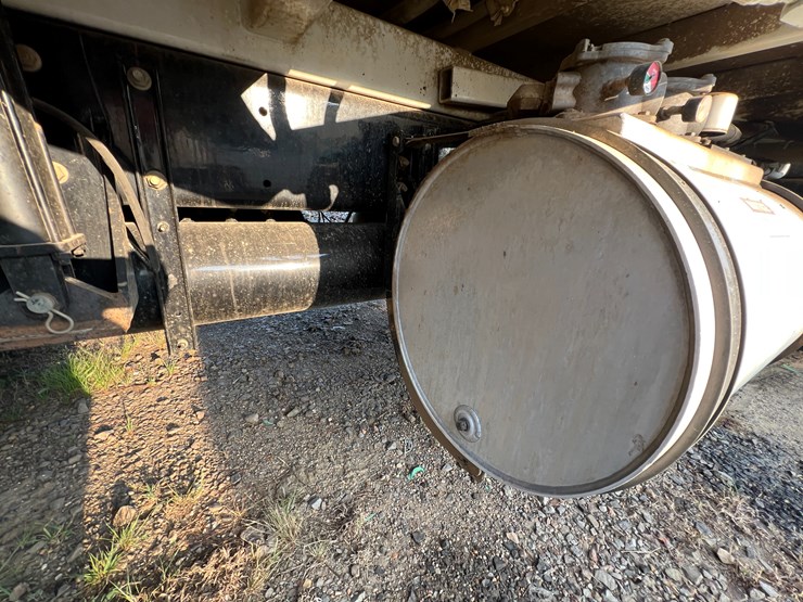 peterbilt-520-image-22