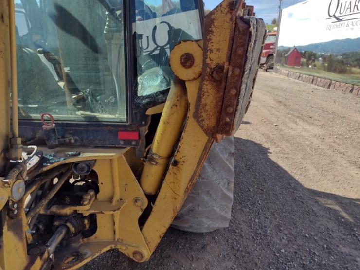 caterpillar-420d-image-36