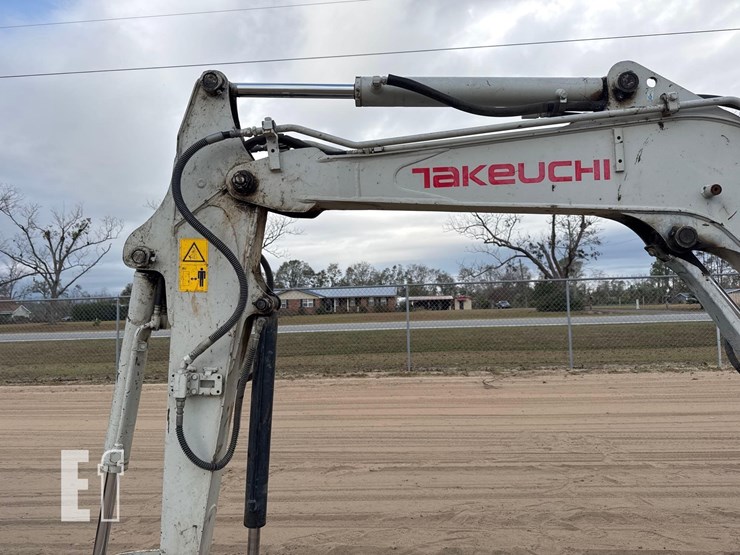 takeuchi-tb235-2-image-20