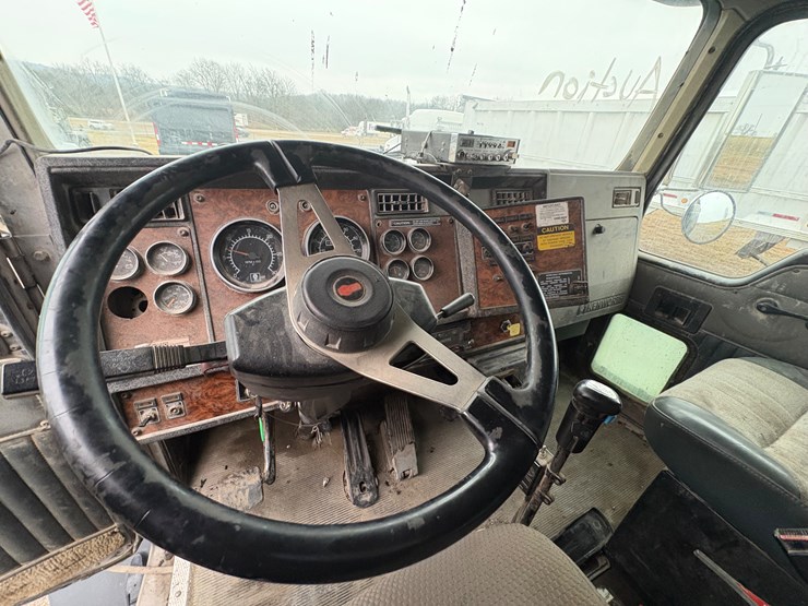 kenworth-t800-image-15