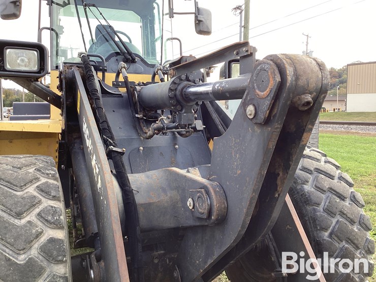 2011-komatsu-wa250pz-6-image-15