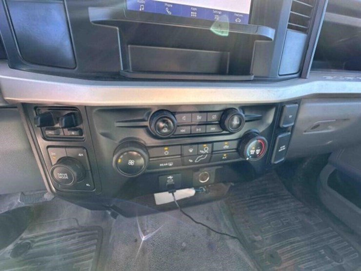 2024-ford-f350-image-42