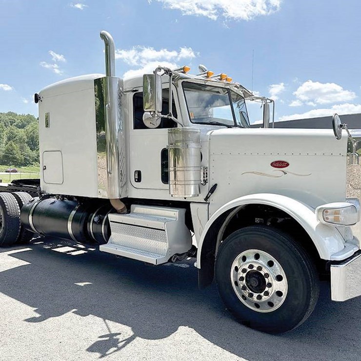 2018 PETERBILT 389