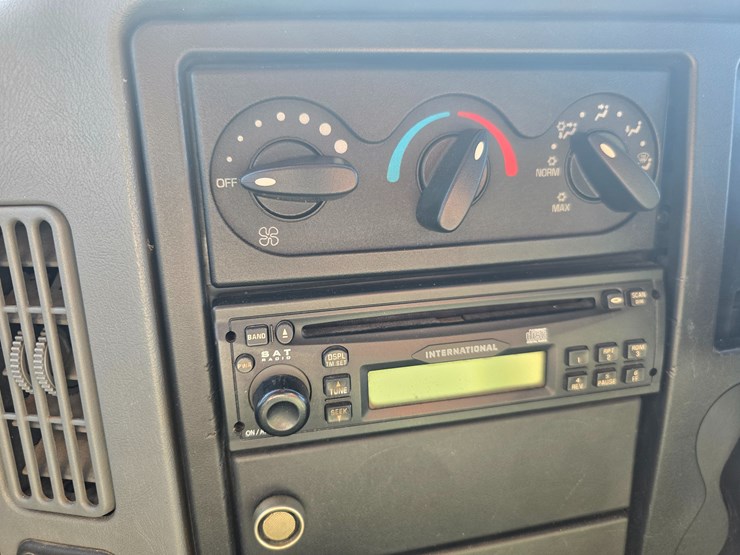 international-durastar-4300-image-56