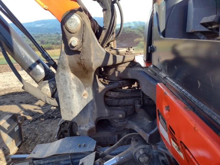 kubota-kx040-4-image-26