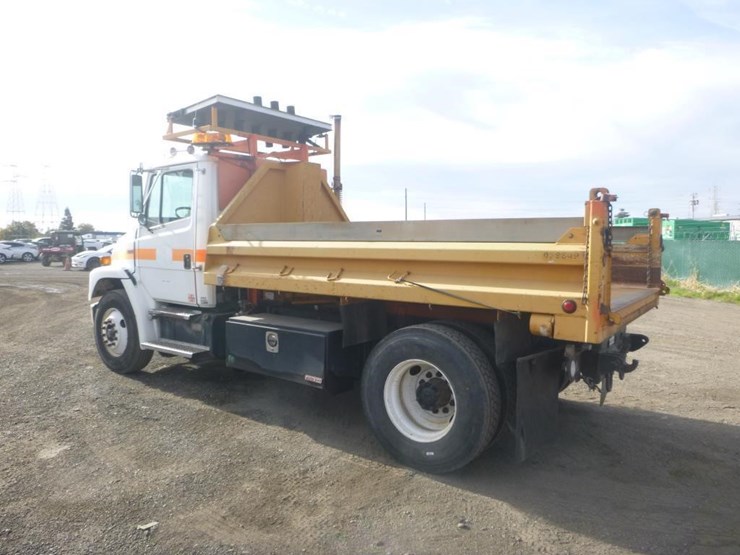 freightliner-fl70-image-4