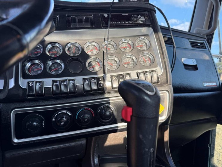 kenworth-t800-image-25