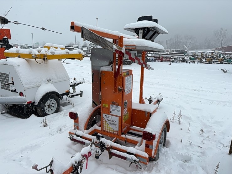 north-america-traffic-rcf2.4-remote-controlled-flagman-portable-traffic-signal-sn:rcf3.4436-image-5