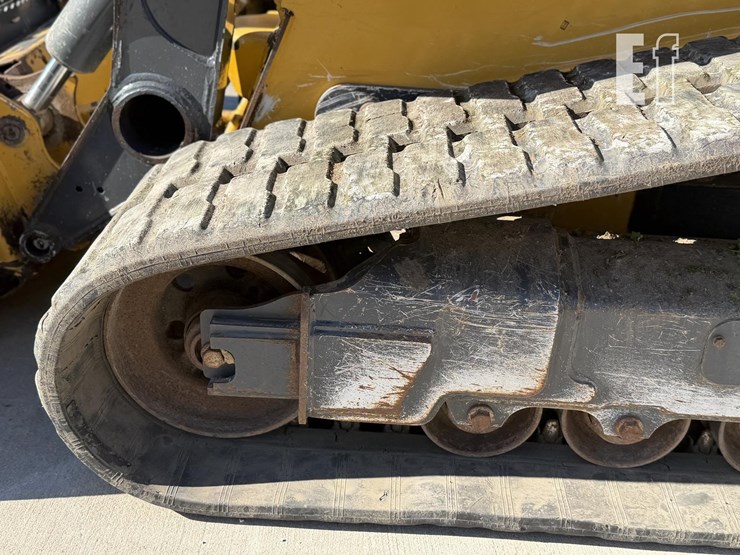 2021-deere-333g-image-16