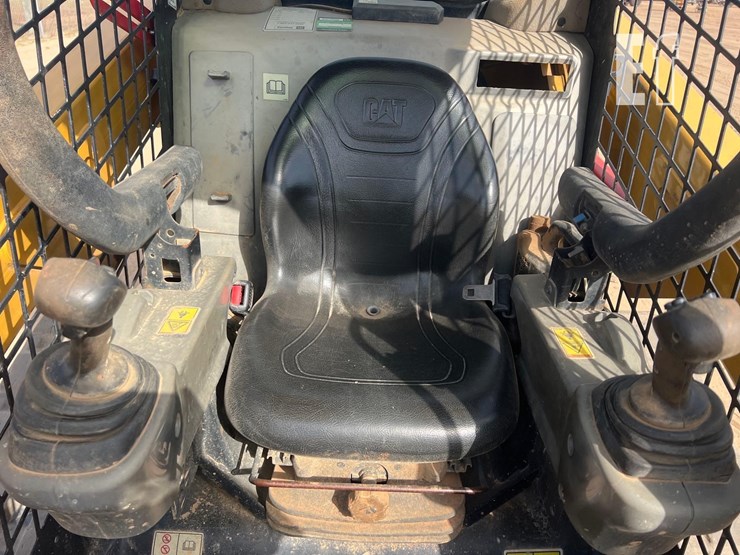 2019-caterpillar-259d-image-27